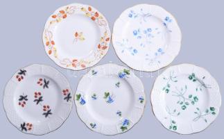 Herendi 12 darabos süteményes tányér szett, mind különböző mintával, jelzett, egyik repedt, d: 12,5 ...