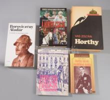 5 db Horthy Miklóssal kapcsolatos könyv: Vas Zoltán: Horthy, Vécsey Olivér: A Horthy család története, Szabó Mátyás: Horthy István repülőtiszt halála, Dombrády Lóránd: A legfelsőbb hadúr és hadserege,Boroviczény Aladár: A király és kormányzója