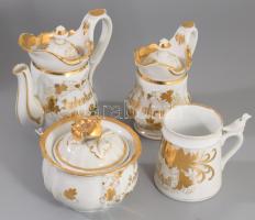 4 darab szecessziós porcelán kiöntő, korsó, cukortartó, kopással, m: 14 cm alatt.