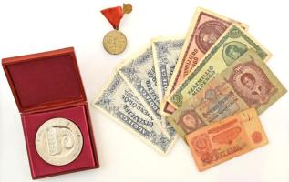 Vegyes, 10db-os tétel, benne: 1932. 5P + 1946. 500.000AP (3db) +100.000.000MP + 1.000.000.000P + Bulgária 1962. 5L + 1953. "MTSG II." fém sportérem mellszalagon (25mm), bronz kitűzővel (18x17mm) + "Szovjet 10 éves termelőszövetkezet" fém emlékérem (69mm) dísztokban T:vegyes