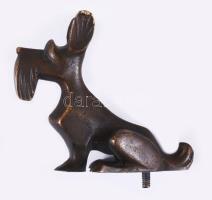 Kutya figura, bronz, alján szereléshez menettel és kiálló lábbal. 6 cm