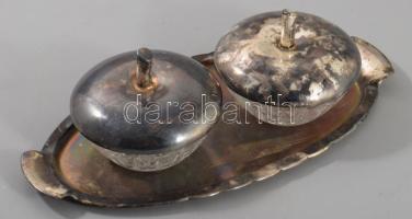 Cukorkínáló pár ezüstözött tálcán és ezüstözött fedéllel, h: 23 cm