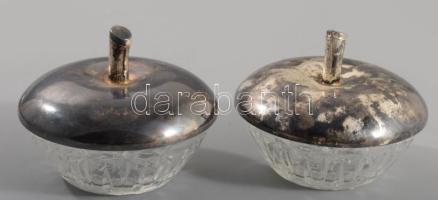 Cukorkínáló pár ezüstözött tálcán és ezüstözött fedéllel, h: 23 cm