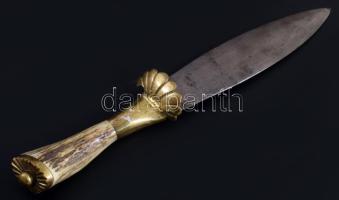 Vadásztőr, agancs fogóval, réz, vésett pengével 32 cm