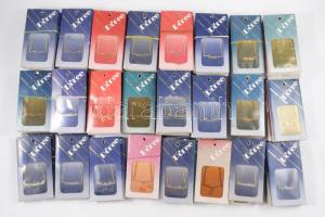 150 darab aranyozott nyaklánc tartóban.