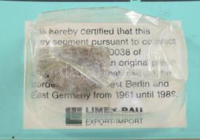 Berlini fal egy darabja, certifikáttal, bontatlan
