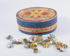 12 pár mandzsetta gomb, fa dobozban