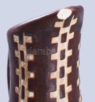 Jelzett antik kancsóváza, lepattanással, m: 20 cm