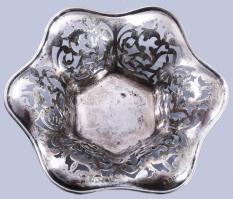 1882-1905 Angol ezüst (Ag) kínáló, jelzett, d: 22 cm, áttört mintával, nettó 188g