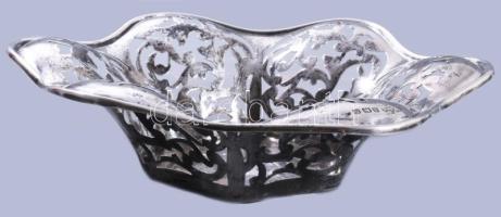 1882-1905 Angol ezüst (Ag) kínáló, jelzett, d: 22 cm, áttört mintával, nettó 188g