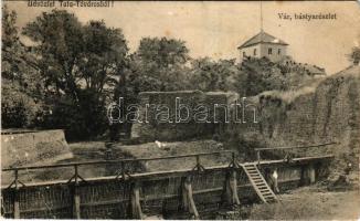 Tata, Tata-Tóváros; Vár, bástya részlet. Engländer és Társa kiadása (EM)