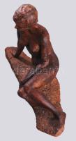 Olvashatatlan jelzéssel, erdélyi szobrász: Ülő akt. Égetett samottos kerámia, 33x24 cm