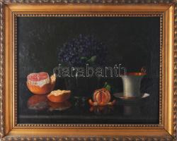 Molnár Z. János (1880-1960): Csendélet porceláncsészével és déligyümölcsökkel. Olaj, karton, jelezve jobbra lent (keret által takarva). Dekoratív, kissé sérült fakeretben. 35,5x43,5 cm