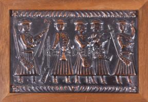 Iparművész dobozka réz díszítéssel, betyárok. Jelzett 15x10 cm