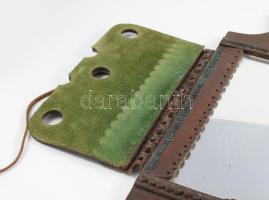 Bőrdíszműves asztali tükör. 24 cm