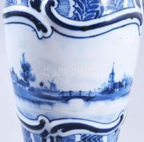 Delft városképes fedeles váza, cca 20. sz. eleje, jelzett, hibátlan, m: 27 cn