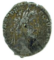 Római Birodalom 190-192 / Commodus / Róma / Denarius (2,34g) T:VF,F
Roman Empire 190-192 / Commodus...