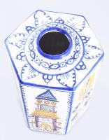 Habán múzeumi másolat olaj tartó. Mázas kerámia, kézzel festett, jelzett, mázrepedéssel 27 cm