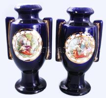 3 darabos Alt Wien készlet, két füles urnaváza mitológiai jelenettel, egyiken kis mázhiba 22 cm + bo...