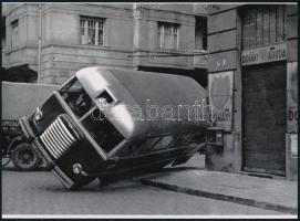 1949 Budapest, a 33-as autóbusz produkciója, 1 db modern nagyítás, jelzés nélkül, 15x21 cm