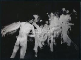 1975 Hajas-Vető szerzőpáros performanszából 1 db modern nagyítás, jelzés nélkül, 15x21 cm