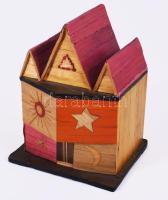 Ház alakú ékszeres doboz, benne bizsukkal