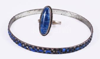 Ezüst (Ag) gyűrű és karkötő, zománcozott díszítéssel, a gyűrűben kék kővel, bruttó 15,5g