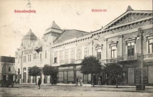 Sátoraljaújhely Wekerle tér a Pénzügyi Palotával, valamint Grósz Gizella, Lőw Mihály, Widder Gyula és Almási Menyhért üzleteivel