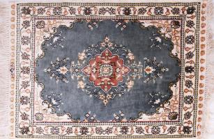 Kézzel szőtt török selyem szőnyeg, 0,6x0,48cm, certifikáttal, hibátlan