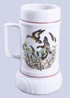 Hollóházi vadászmintás korsó, jelzett, hibátlan, m: 17,5 cm