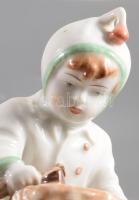 Zsolnay Rőzsegyűjtő gyermek. Terv.: Sinkó András. Jelzett, hibátlan, m: 14,5 cm