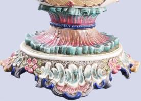 Nagyméretű főnixmadaras kaspó. Eichwald, 19. sz. festett, mázas porcelánfajansz, gazdag rokokós dísz...