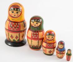 5 darabos matrjoska baba, kézzel festett fa. 11 cm ig