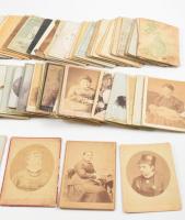 86 db viziktkártya, sok műterem, sok érdekesség