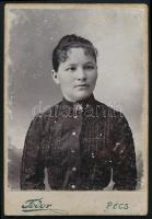 cca 1905 Női portré, mignon fotó Fodor József pécsi műterméből, kopásnyomokkal, 6,5×4,5 cm
