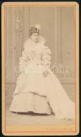cca 1870 Zerline Gabillon (1834-1892) osztrák színésznő portréja, keményhátú fotó Dr. Székely és Massak bécsi műterméből, 10,5×6,5 cm