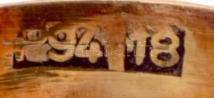 3 darab arany (Au) gyűrű, 14k, közte jelzett, közte kőhiánnyal, m: 56-59, bruttó 5,9g