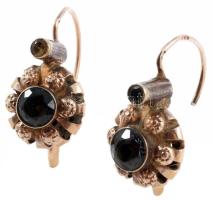 Arany (Au) fülbevaló pár, jelzett, zöld kő berakással, bruttó 3,8g