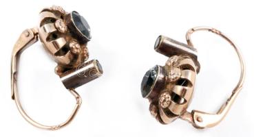 Arany (Au) fülbevaló pár, jelzett, zöld kő berakással, bruttó 3,8g