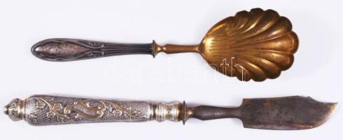 Ezüst (Ag) nyelű 2 darab szervírozó, jelzett, h: 16-20 cm