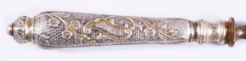 Ezüst (Ag) nyelű 2 darab szervírozó, jelzett, h: 16-20 cm