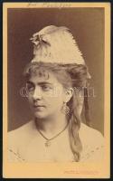 cca 1870 Philippine von Edelsberg (1838-1917) osztrák énekesnő, keményhtú fotó Fritz Luckhardt műterméből, 10,5×6,5 cm