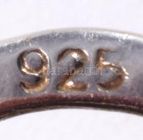 Ezüst (Ag) gyűrű, kő berakással, m: 54, jelzett, bruttó 4g, díszdobozban