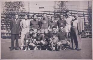 cca 1955/50 Csepel focicsapata, fotólap.