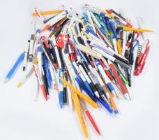 Sokdarabos, cca 300 darabos vegyes toll tétel, közte ritka retro darabokkal.