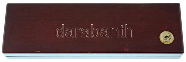 Fa, belül bársony borítású "FIFA-Fussball Weltmeisterschaft 2006" tok 4db 37mm-es férőhellyel, használt, jó állapotban