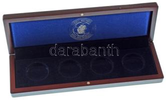 Fa, belül bársony borítású "FIFA-Fussball Weltmeisterschaft 2006" tok 4db 37mm-es férőhell...