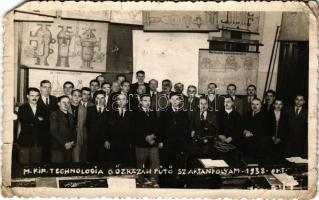 1938 Budapest (?), M. Kir. technológia gőzkazán fűtő szaktanfolyam résztvevői, csoportkép, belső. photo (EM)