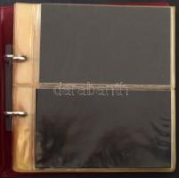 32 lapos blokk / levél berakó, oldalanként 2-2 férőhellyel, bordó borítóval