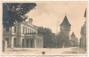 1944 Nagyszeben, Hermannstadt, Sibiu; Városi színház. Foto orig. E. Fischer 5. 1943. / Teatrul Orasenesc / Stadttheater / theatre (ragasztónyomok / glue marks)